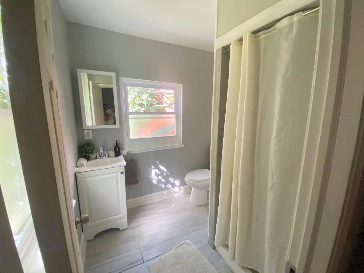 1St Floor Studio Near Airport With Small Kitchenette Filadélfia Exterior foto